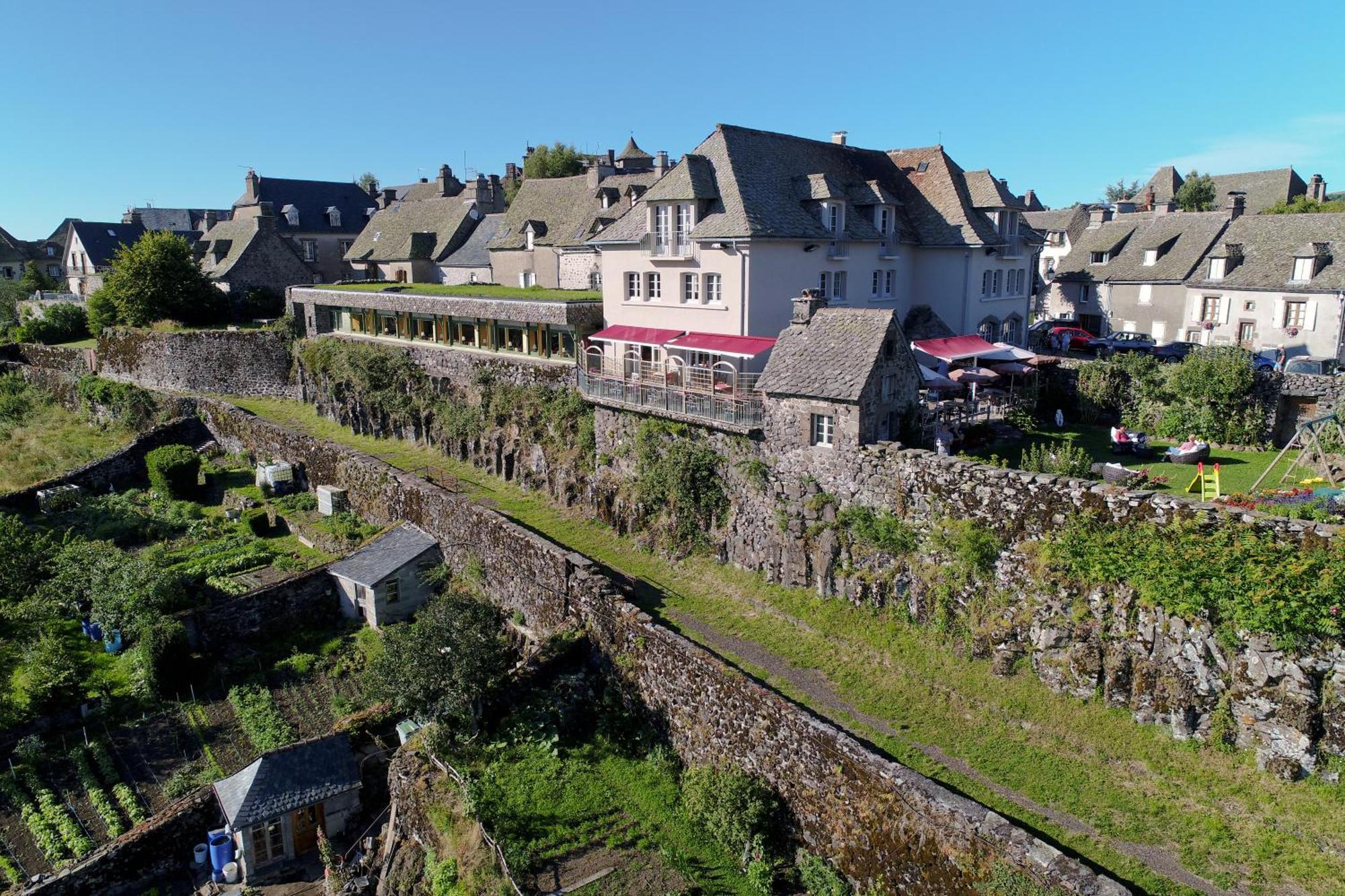 Logis Hotel Restaurant & Spa Les Remparts Салерс Екстериор снимка