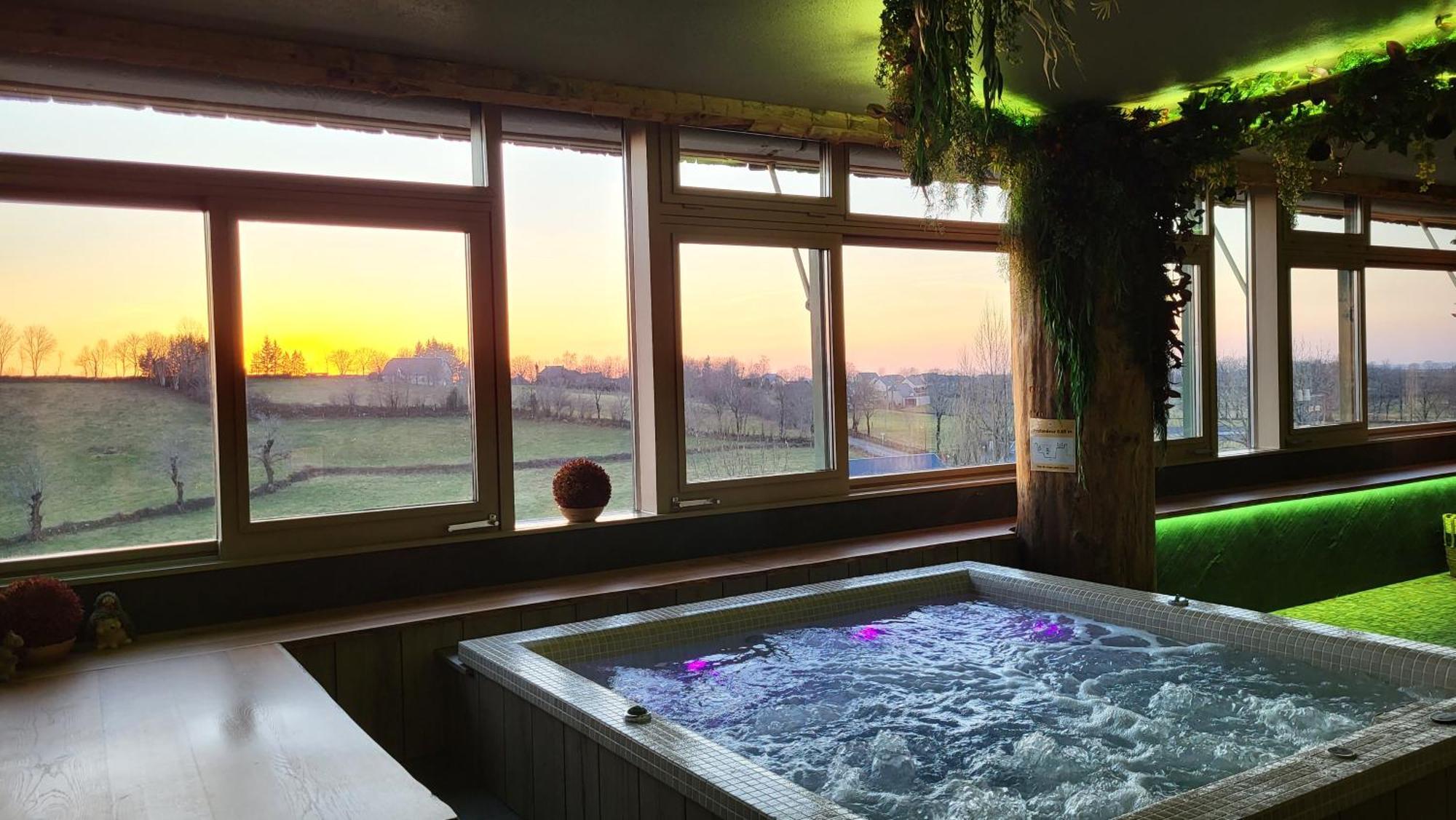Logis Hotel Restaurant & Spa Les Remparts Салерс Екстериор снимка