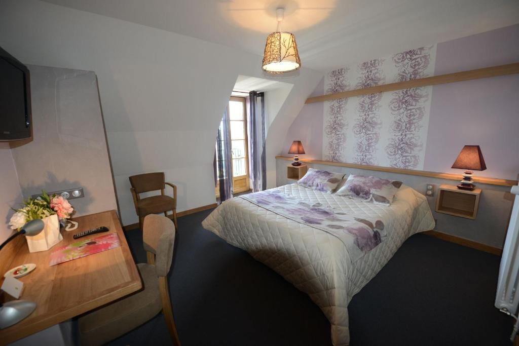 Logis Hotel Restaurant & Spa Les Remparts Салерс Стая снимка