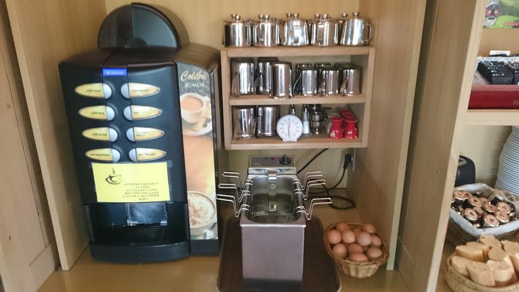 Logis Hotel Restaurant & Spa Les Remparts Салерс Екстериор снимка
