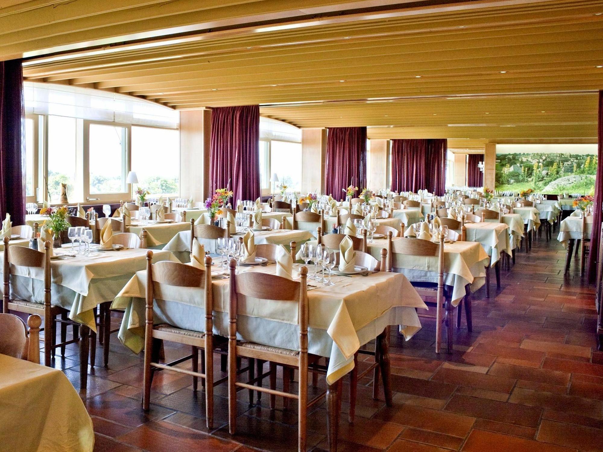Logis Hotel Restaurant & Spa Les Remparts Салерс Екстериор снимка